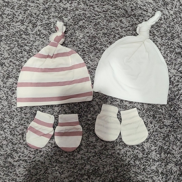 Loulouandcompany newborn hats and mittens. - Picture 1 of 1